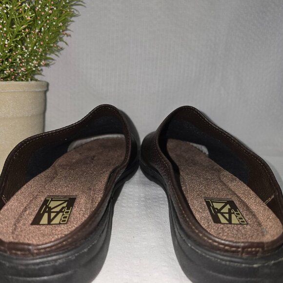 WOMENS BROWN LEATHER SLIP ON MULES BY BRAZIL SIZE 11 EUC - Picture 5 of 10